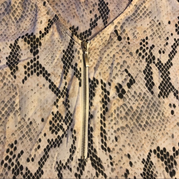 EXPRESS snake skin blouse - Picture 4 of 6